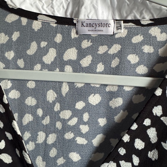 3 Blouse bundle - Picture 6 of 9